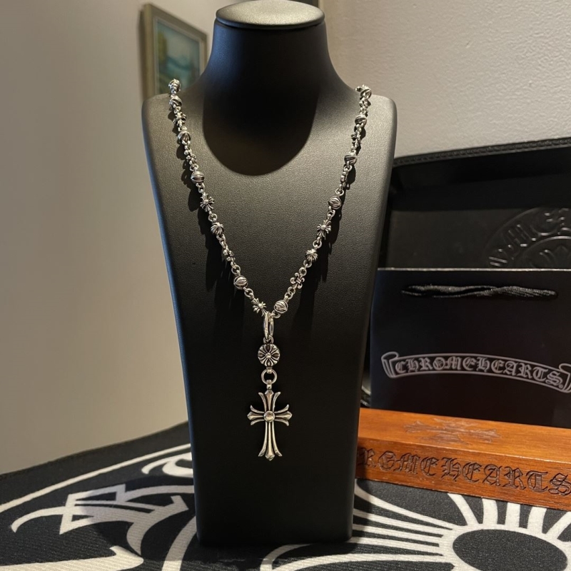 Ch**me He**ts necklaces